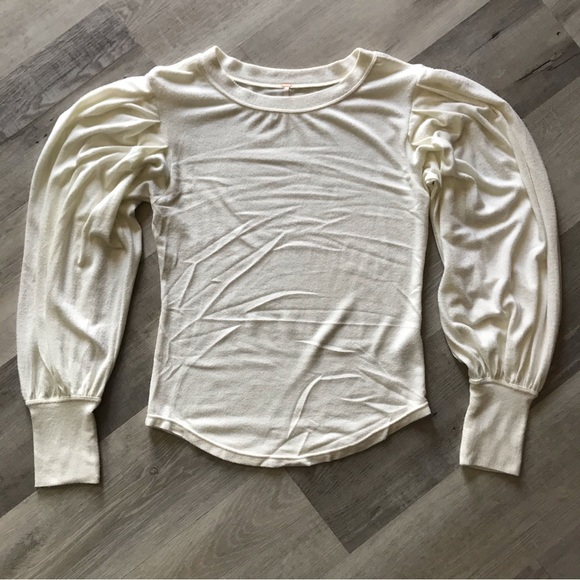 Free People White Cream Long Puffy Flowy Sleeve Fitted T Super Soft Sz Large - Picture 1 of 6